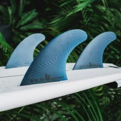 Dérives FCS II PERFORMER NEO GLASS ECO MEDIUM Thruster -Célèbre Surf Magasin FCS II PERFORMER NEO GLASS MEDIUM PACIFIC TRI FINS 0 251