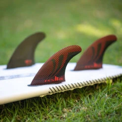 Ailerons FCS II SHARP EYE PC TRI FINS - Large -Célèbre Surf Magasin FCS II SHARPEYE PC LARGE TRI RETAIL FINS 0 270943 1