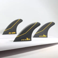 Ailerons FCS II JS TRI FINS PCC - Medium 7 Ailerons FCS II JS TRI FINS PCC - Medium -Célèbre Surf Magasin FCSII JS PC CARBON MEDIUM BLACK TRI RETAIL FINS 0 270932 1